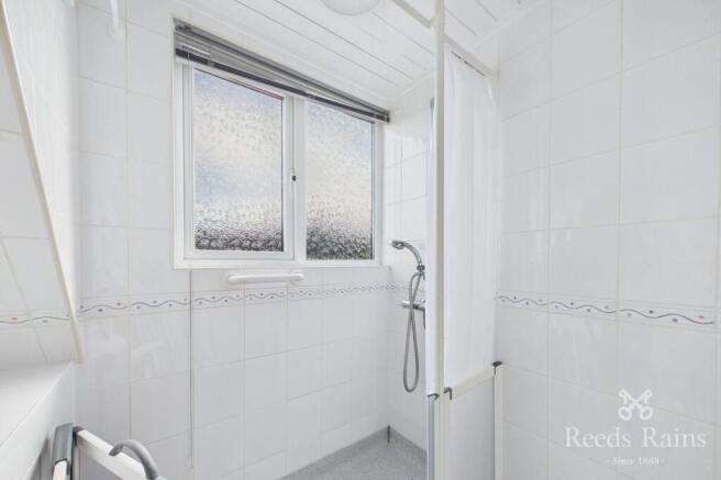 2 bed Bungalow for sale Image 8