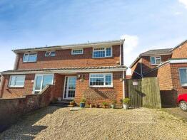 32, Pitt Street, Ryde PO33 3EB