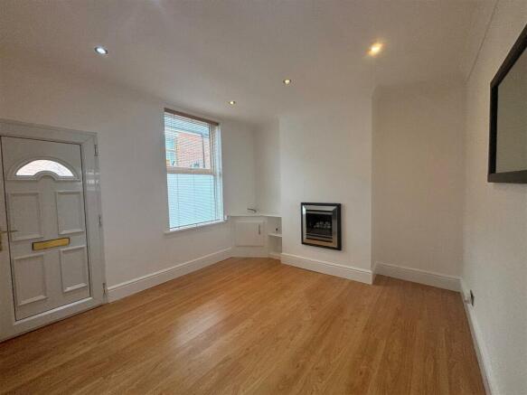 Living room 1.jpg