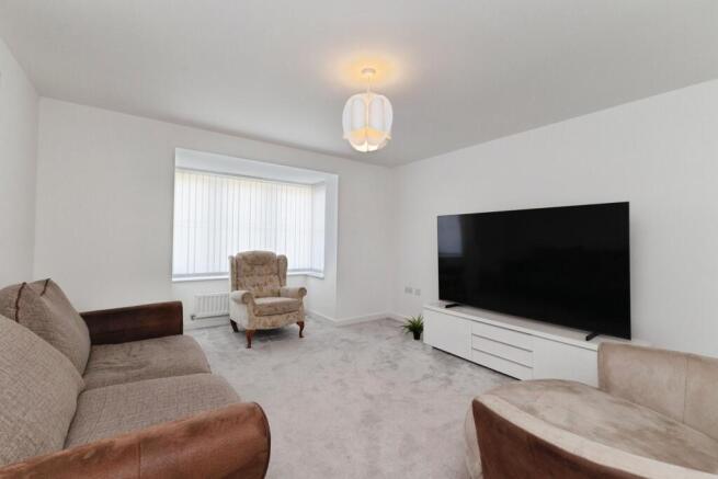 5 bed Detached for sale Image 8