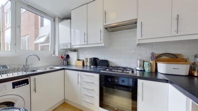Kingham-Close-Earlsfield-SW18-08302022_163153.jpg