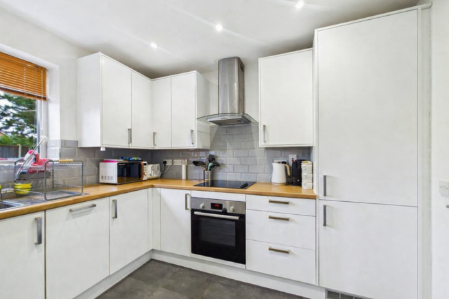 3 bed Semi-Detached for sale Image 12