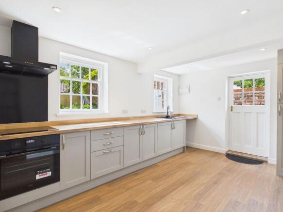 3 bed Terraced for sale Image 11