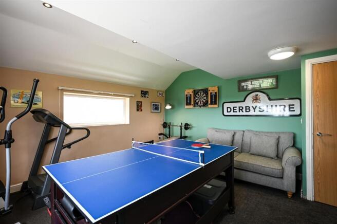 5 bed Detached for sale Image 10