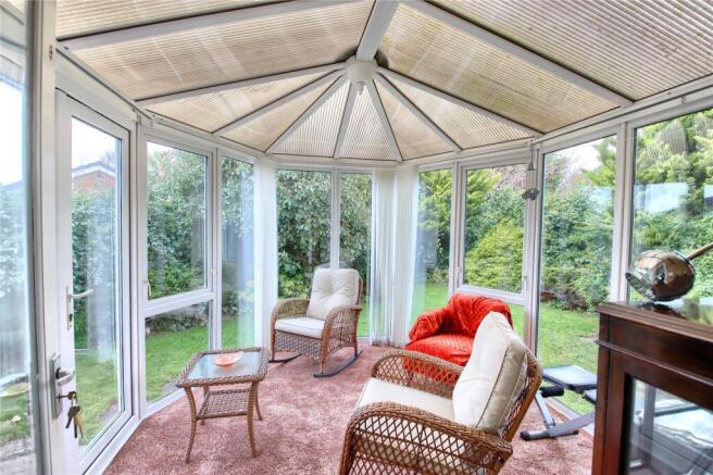 4 bed Detached for sale Image 9