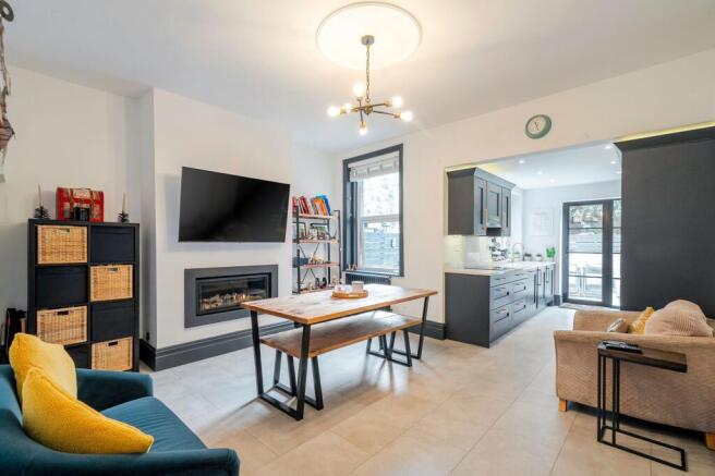 4 bed Terraced for sale Image 4