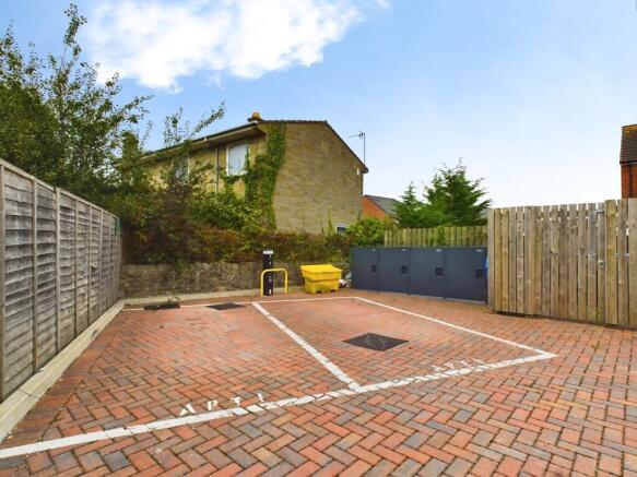 2 bed Flat to rent Image 9