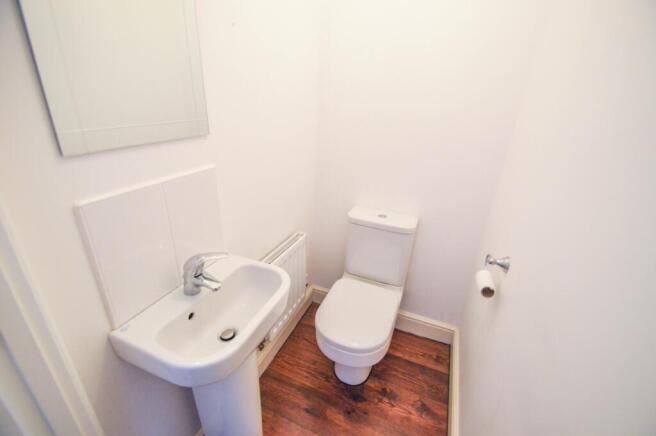 4 bed Terraced to rent Image 5