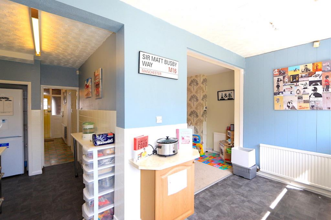L-Shaped Kitchen
