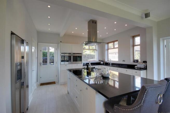 Living Kitchen - Alternative View