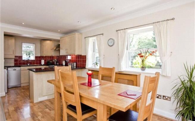 Kitchen/Dining