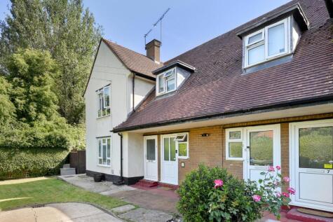 St. Leonards Road, Nazeing | Own Private Garden