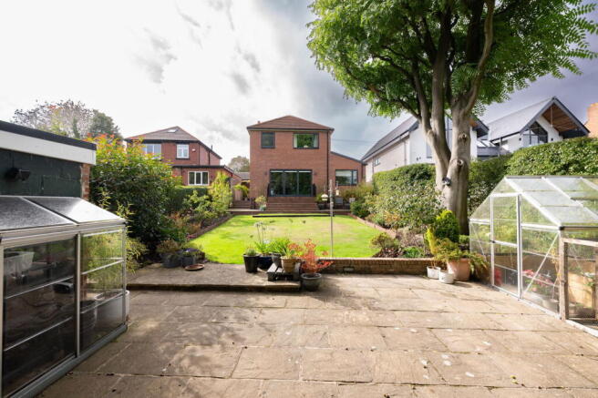 5 bed Detached for sale Image 4