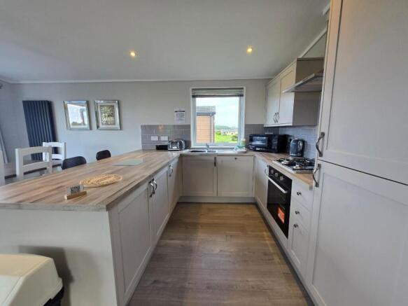 3 bed Park Home for sale Image 7