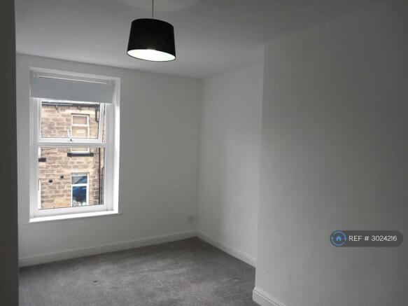 2 bed Terraced to rent Image 7