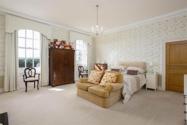 3 bed Apartment for sale Image 10
