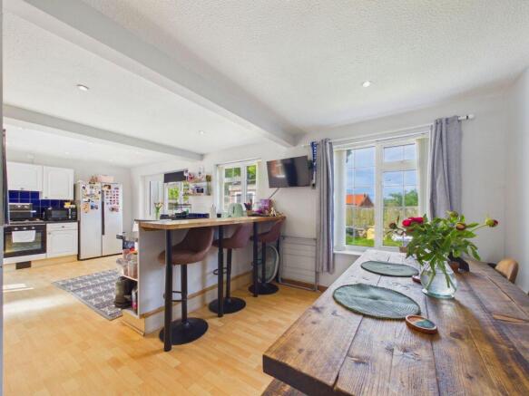 3 bed Semi-Detached for sale Image 5