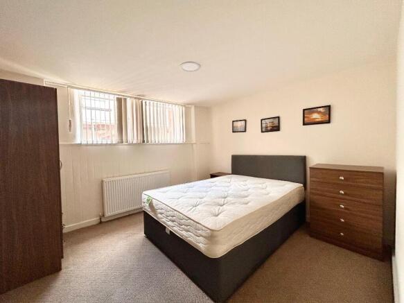 1 bed Flat to rent Image 4