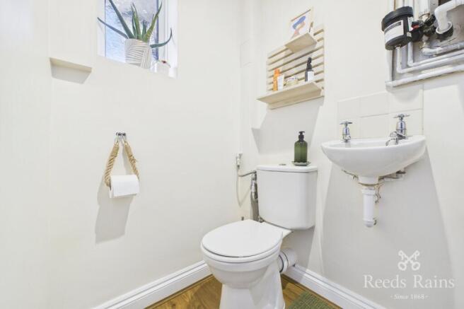 3 bed Semi-Detached for sale Image 9