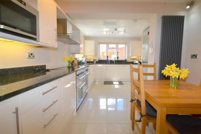 kitchen1.JPG