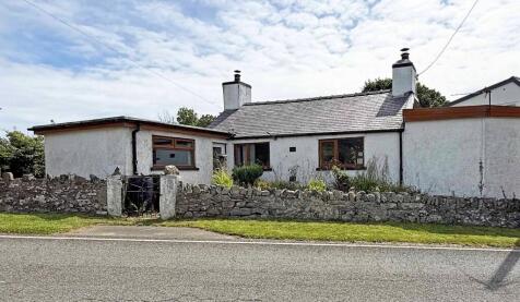 Menai Bridge, Isle of Anglesey, LL59