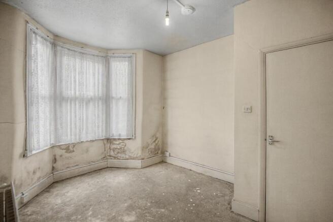 Ground Floor Flat, 53 Carnarvon Road, Leyton, E10 6DW