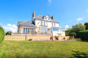 Luscombe Grange, Brynhyfryd Road, Tywyn LL36 9HG