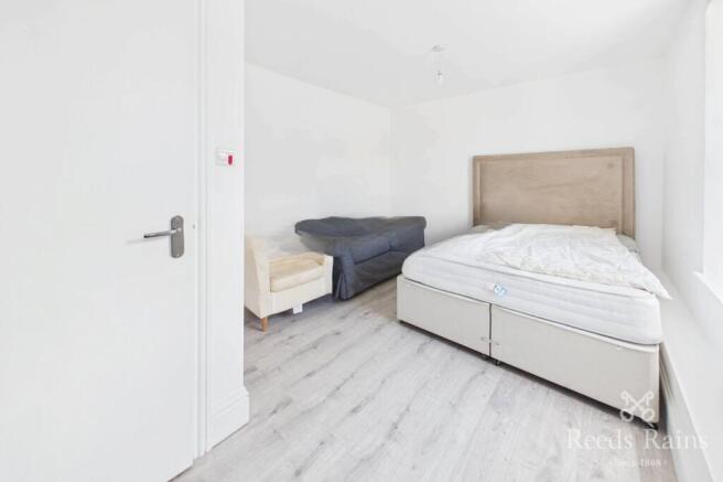 2 bed Apartment to rent Image 6