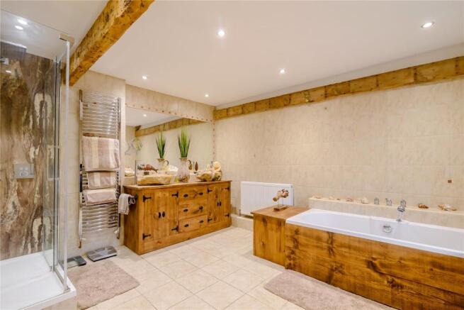 Main Ensuite
