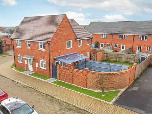 3-bed semi-detached on Canterbury Drive, Littleover, £270,000