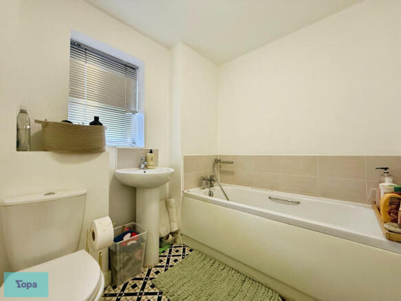 3 bed Detached for sale Image 10