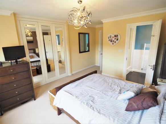 Bedroom One Into En-Suite 082