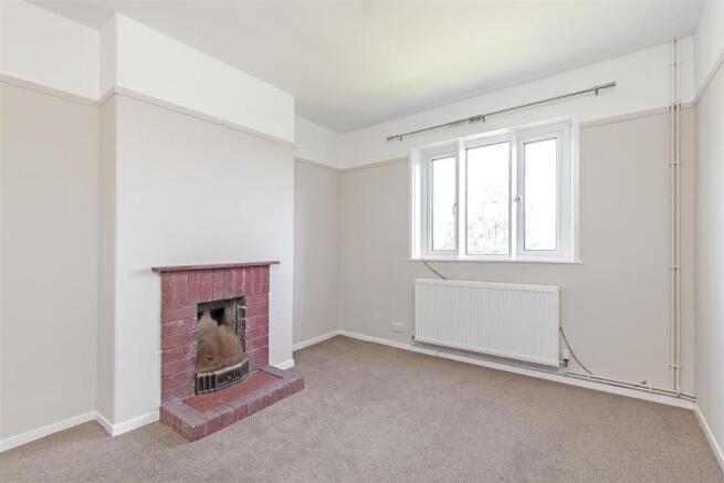 10 Heather Way-7.jpg
