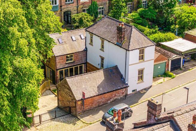 4 bed Detached for sale in sheffield