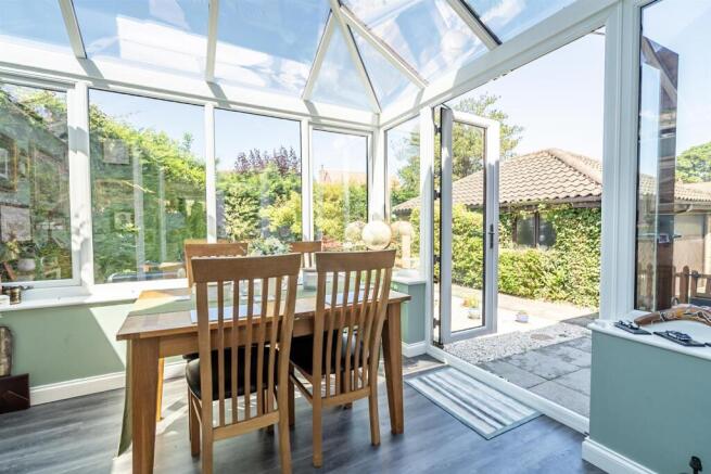 4 bed Detached for sale Image 7