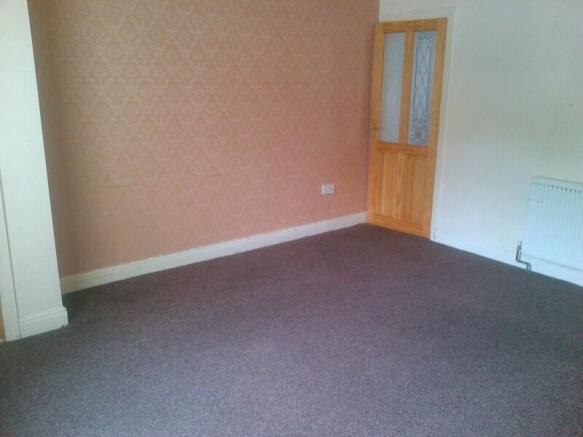 3 bed Semi-Detached to rent Image 2