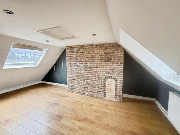 3 bed Terraced for sale Image 11
