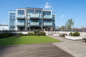 Flat 5, 2 Peake Court, Cavalier Close, Wallington SM6 8DL