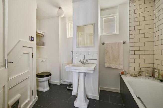 FB - Crofton Lodge - Bathroom3 (1).JPG