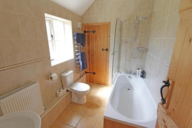 ensuite.jpg