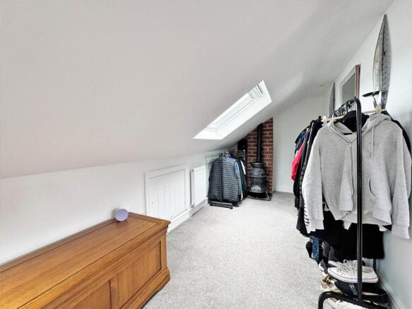 3 bed Semi-Detached Bungalow for sale Image 10