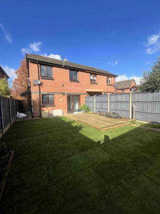 Modern Three Bed situated on a small Cul-De-Sac I