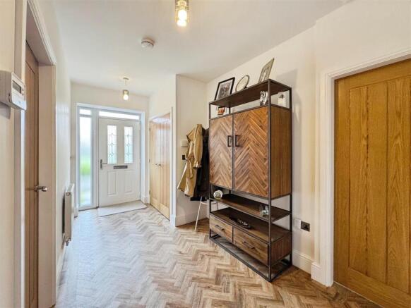 9773452f-C-4CD6-8201-02CA1BFA241C-4796-0000041B604