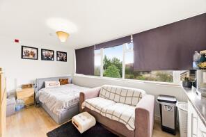 9a, Black Horse Close, Windsor SL4 5QP