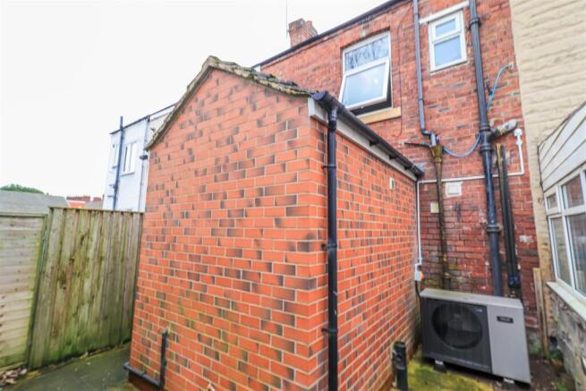 3 bed Terraced for sale Image 9