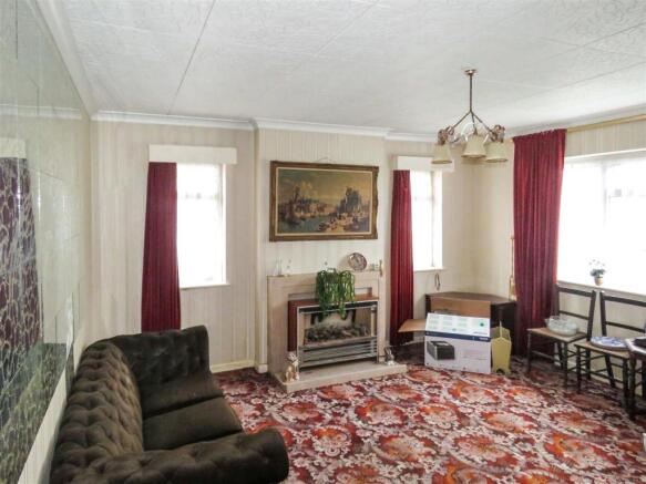 Lounge 2.JPG