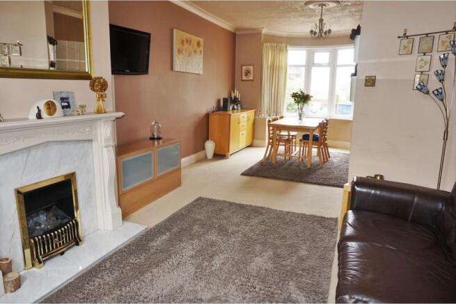Lounge/Dining Room