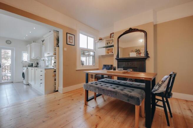 Open-plan kitchen/dining area