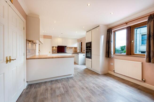 3 bed Terraced for sale Image 9