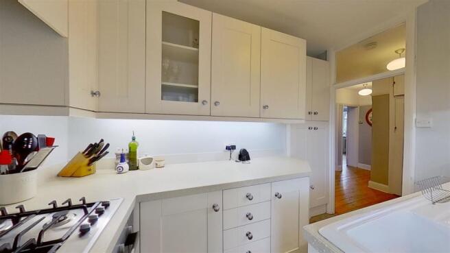 Burntwood-Court-Earlsfield-SW17-08162021_182621.jp